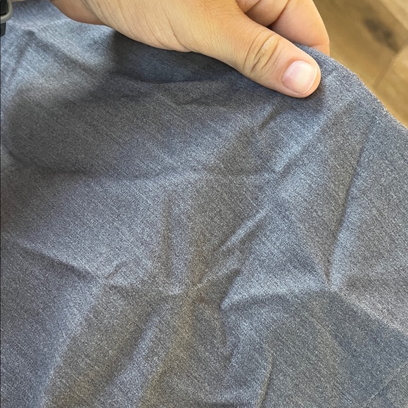 FIGS Catarina V Neck Grey Scrub Top Size Large - Picture 7 of 7